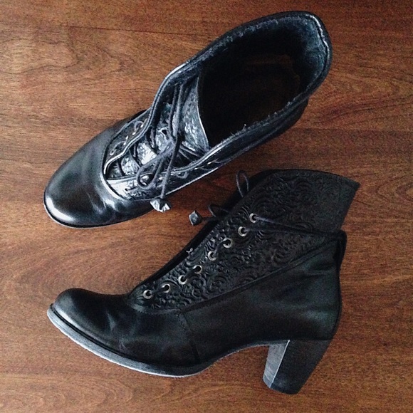 Dkode Shoes - Dkode "Volaris" Black Tooled Leather Boots